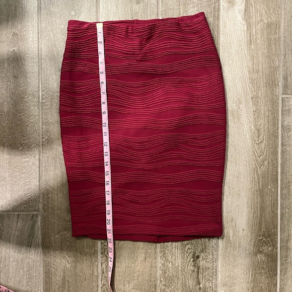 Mossimo Maroon Textured Pencil Skirt 100% Polyester Size S - Picture 3 of 8